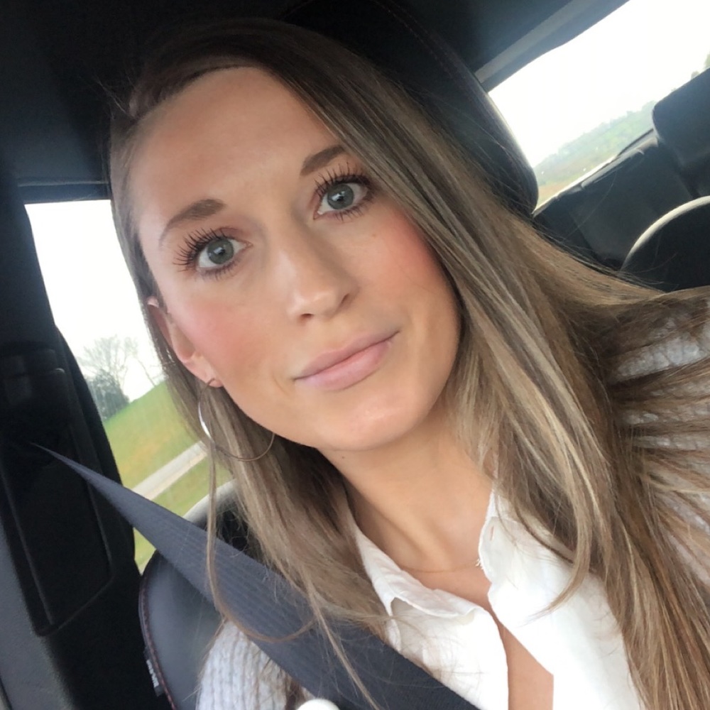 Meet your Posher, Nicole
